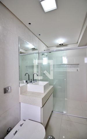 Apartamento à venda com 500m², 4 quartos e 6 vagasBanheiro da Suíte 1