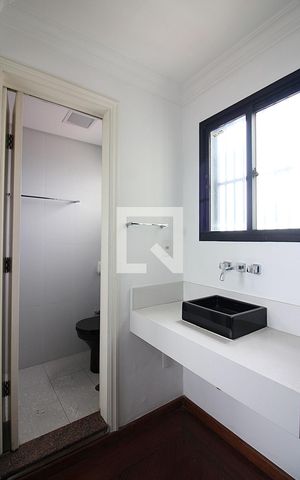 Apartamento à venda com 500m², 4 quartos e 6 vagasBanheiro da Suíte 3