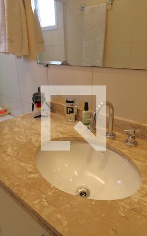 Apartamento à venda com 204m², 3 quartos e 4 vagasPia banheiro da suíte 2