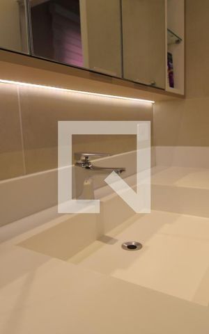 Apartamento à venda com 204m², 3 quartos e 4 vagasPia banheiro da suíte 1