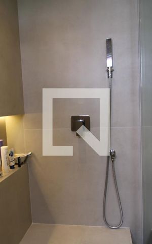 Apartamento à venda com 204m², 3 quartos e 4 vagasÁrea do box banheiro da suíte 1
