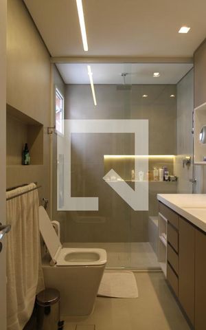 Apartamento à venda com 204m², 3 quartos e 4 vagasBanheiro da suíte 1