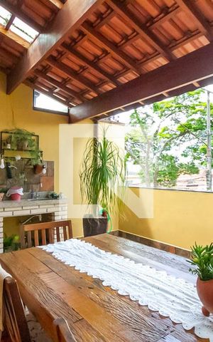 Casa à venda com 210m², 4 quartos e 2 vagas Casa à venda com 210m², 4 quartos e 2 vagasVaranda da Sala 2