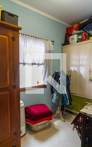 Casa à venda com 210m², 4 quartos e 2 vagas Casa à venda com 210m², 4 quartos e 2 vagasQuarto 2
