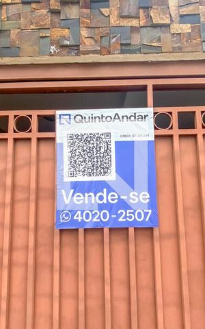Casa à venda com 210m², 4 quartos e 2 vagas Casa à venda com 210m², 4 quartos e 2 vagasPlaca