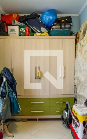 Casa à venda com 210m², 4 quartos e 2 vagas Casa à venda com 210m², 4 quartos e 2 vagasQuarto 2