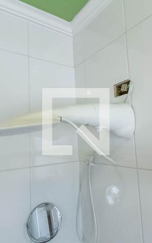 Casa à venda com 210m², 4 quartos e 2 vagas Casa à venda com 210m², 4 quartos e 2 vagasBanheiro Social