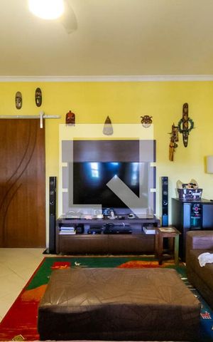 Casa à venda com 210m², 4 quartos e 2 vagas Casa à venda com 210m², 4 quartos e 2 vagasSala 2