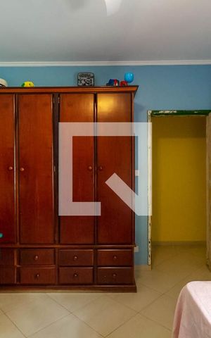 Casa à venda com 210m², 4 quartos e 2 vagas Casa à venda com 210m², 4 quartos e 2 vagasQuarto 1