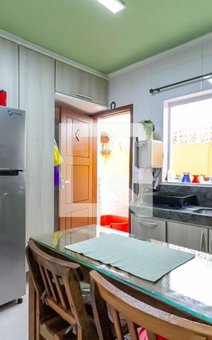 Casa à venda com 210m², 4 quartos e 2 vagas Casa à venda com 210m², 4 quartos e 2 vagasCozinha