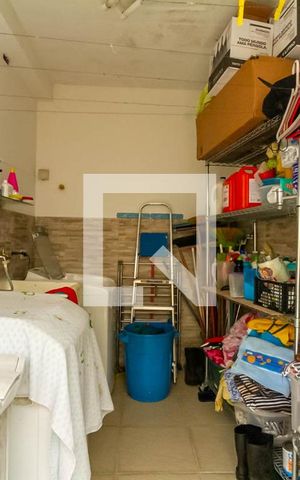 Casa à venda com 210m², 4 quartos e 2 vagas Casa à venda com 210m², 4 quartos e 2 vagasÁrea de Serviço
