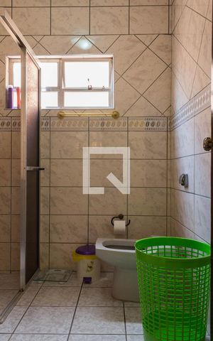 Casa à venda com 225m², 2 quartos e 7 vagas Casa à venda com 225m², 2 quartos e 7 vagasBanheiro