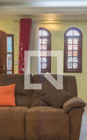 Casa à venda com 225m², 2 quartos e 7 vagas Casa à venda com 225m², 2 quartos e 7 vagasSala