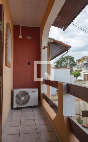 Casa à venda com 225m², 2 quartos e 7 vagas Casa à venda com 225m², 2 quartos e 7 vagasVaranda da Suíte 1