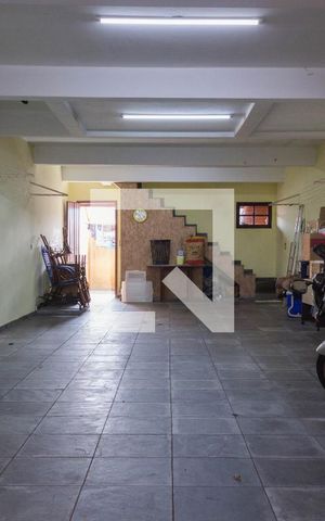 Casa à venda com 225m², 2 quartos e 7 vagas Casa à venda com 225m², 2 quartos e 7 vagasGaragem