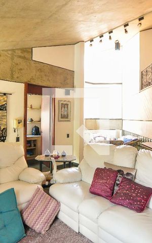 Casa à venda com 550m², 4 quartos e 4 vagas Casa à venda com 550m², 4 quartos e 4 vagasSala Íntima