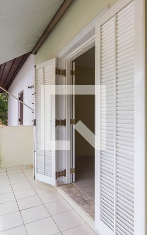 Casa à venda com 300m², 4 quartos e 6 vagas Casa à venda com 300m², 4 quartos e 6 vagasVaranda da Suíte 1