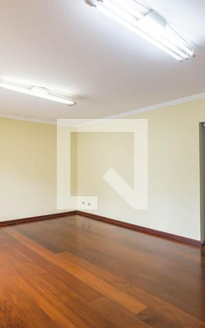 Casa à venda com 300m², 4 quartos e 6 vagas Casa à venda com 300m², 4 quartos e 6 vagasSala 1