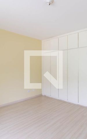 Casa à venda com 300m², 4 quartos e 6 vagas Casa à venda com 300m², 4 quartos e 6 vagasSuíte 1