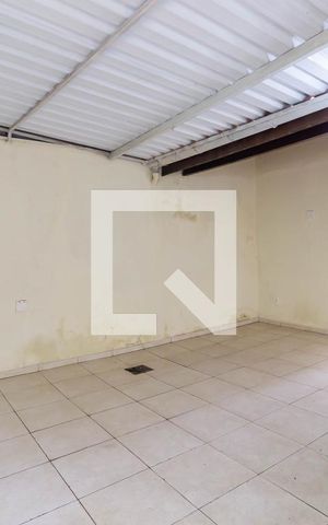 Casa à venda com 300m², 4 quartos e 6 vagas Casa à venda com 300m², 4 quartos e 6 vagasQuintal