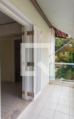 Casa à venda com 300m², 4 quartos e 6 vagas Casa à venda com 300m², 4 quartos e 6 vagasVaranda da Suíte 1
