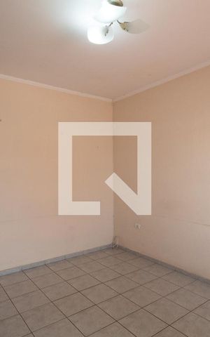Casa à venda com 250m², 4 quartos e 2 vagas Casa à venda com 250m², 4 quartos e 2 vagasSala