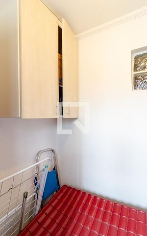Apartamento à venda com 100m², 3 quartos e 2 vagas Apartamento à venda com 100m², 3 quartos e 2 vagasQuarto de Serviço
