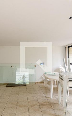 Apartamento à venda com 100m², 3 quartos e 2 vagas Apartamento à venda com 100m², 3 quartos e 2 vagasSalão de Festas