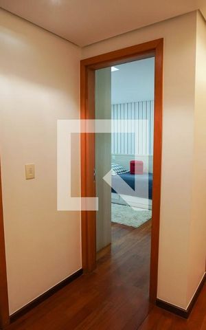 Apartamento à venda com 250m², 4 quartos e 4 vagas Apartamento à venda com 250m², 4 quartos e 4 vagasHall