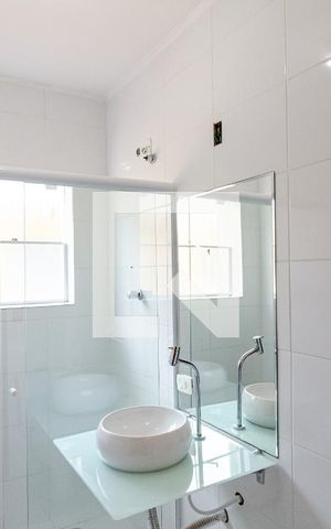 Casa à venda com 200m², 3 quartos e 4 vagas Casa à venda com 200m², 3 quartos e 4 vagasBanheiro Social