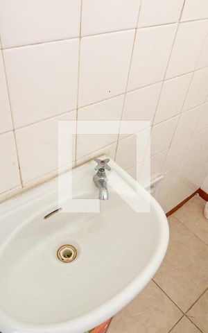 Casa à venda com 200m², 3 quartos e 4 vagas Casa à venda com 200m², 3 quartos e 4 vagasBanheiro de Serviço