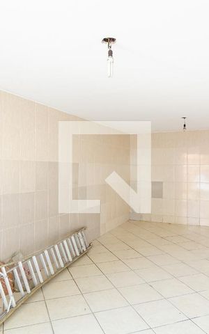 Casa à venda com 200m², 3 quartos e 4 vagas Casa à venda com 200m², 3 quartos e 4 vagasGaragem Coberta