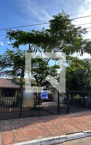 Casa à venda com 160m², 3 quartos e 2 vagasFachada