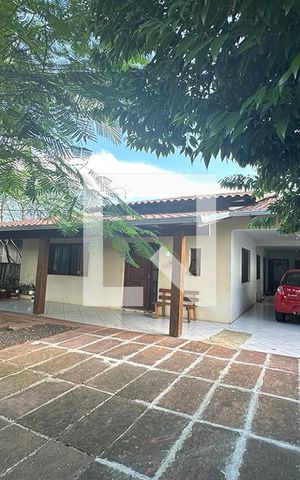Casa à venda com 160m², 3 quartos e 2 vagasFachada