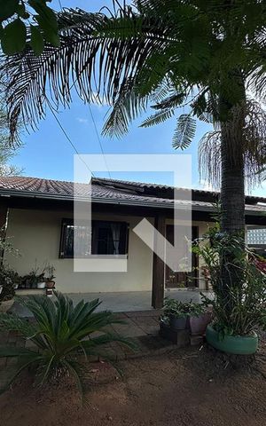 Casa à venda com 160m², 3 quartos e 2 vagasFachada