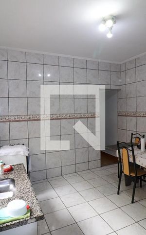 Casa à venda com 225m², 4 quartos e 3 vagas Casa à venda com 225m², 4 quartos e 3 vagasCozinha