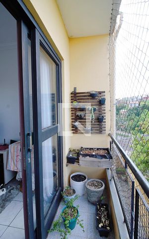 Apartamento à venda com 82m², 3 quartos e 1 vaga Apartamento à venda com 82m², 3 quartos e 1 vagaVaranda