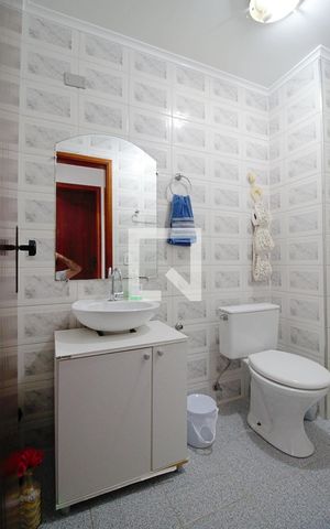 Apartamento à venda com 82m², 3 quartos e 1 vaga Apartamento à venda com 82m², 3 quartos e 1 vagaBanheiro