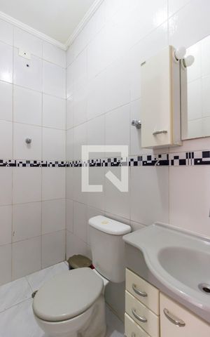 Casa à venda com 128m², 3 quartos e 1 vaga Casa à venda com 128m², 3 quartos e 1 vagaBanheiro Edícula