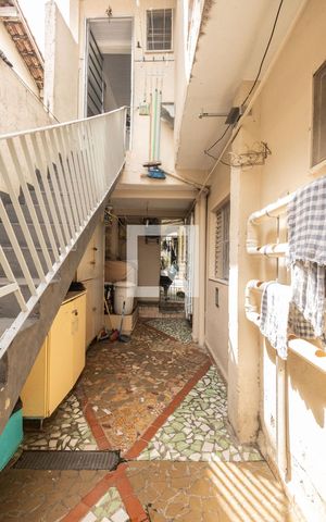Casa à venda com 230m², 7 quartos e 2 vagas Casa à venda com 230m², 7 quartos e 2 vagasÁrea externa