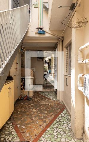 Casa à venda com 230m², 7 quartos e 2 vagas Casa à venda com 230m², 7 quartos e 2 vagasÁrea externa