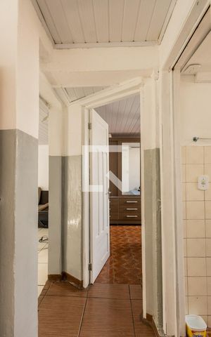 Casa à venda com 230m², 7 quartos e 2 vagas Casa à venda com 230m², 7 quartos e 2 vagasCorredor