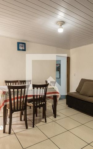 Casa à venda com 230m², 7 quartos e 2 vagas Casa à venda com 230m², 7 quartos e 2 vagasSala