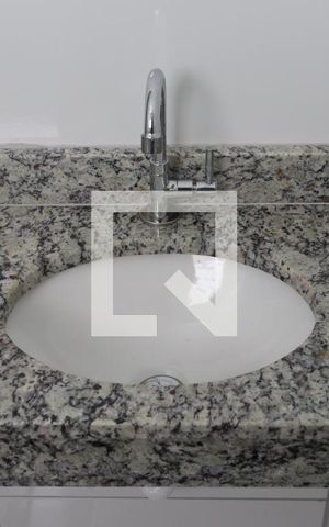 Casa de condomínio à venda com 64m², 2 quartos e 1 vagaBanheiro da Suíte 2