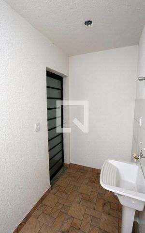 Casa de condomínio à venda com 64m², 2 quartos e 1 vagaÁrea de Serviço