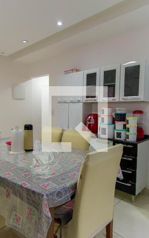 Casa à venda com 274m², 2 quartos e 2 vagas Casa à venda com 274m², 2 quartos e 2 vagasCozinha