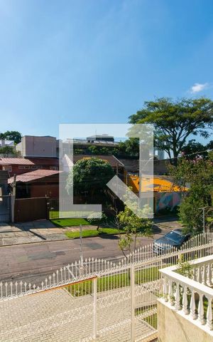 Casa à venda com 312m², 3 quartos e 4 vagas Casa à venda com 312m², 3 quartos e 4 vagasVista da Varanda