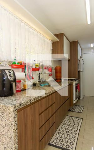 Casa à venda com 312m², 3 quartos e 4 vagas Casa à venda com 312m², 3 quartos e 4 vagasCozinha