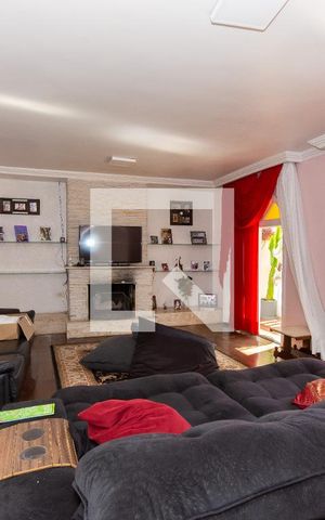 Casa à venda com 312m², 3 quartos e 4 vagas Casa à venda com 312m², 3 quartos e 4 vagasSala 1