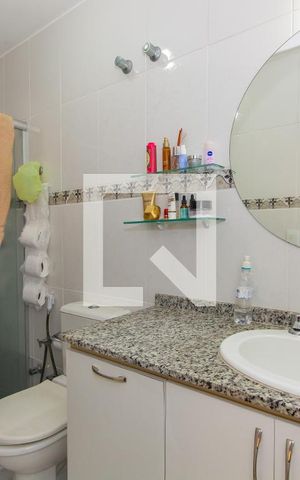 Casa à venda com 312m², 3 quartos e 4 vagas Casa à venda com 312m², 3 quartos e 4 vagasBanheiro da Suíte